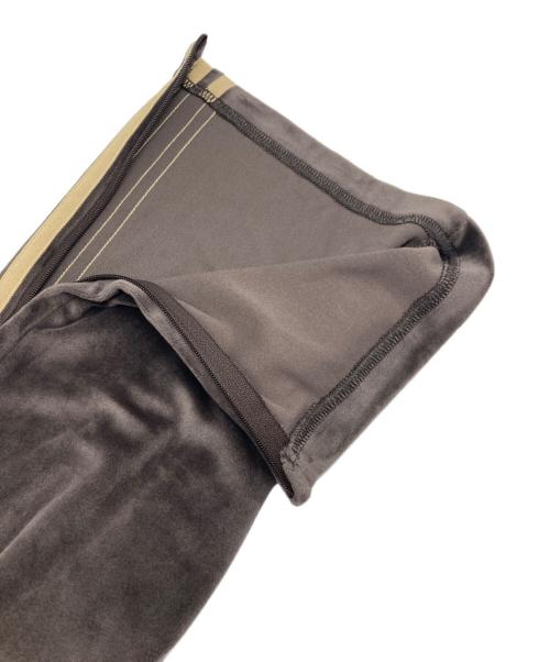 adidas（アディダス）adidas (アディダス) FB TP VELOUR トラックパンツ カーキ サイズ:XSの古着・服飾アイテム