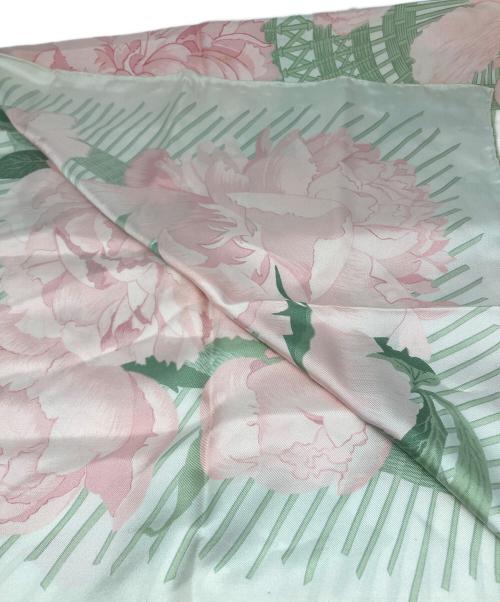 HERMES（エルメス）HERMES (エルメス) カレ90 ホワイト×ピンクの古着・服飾アイテム