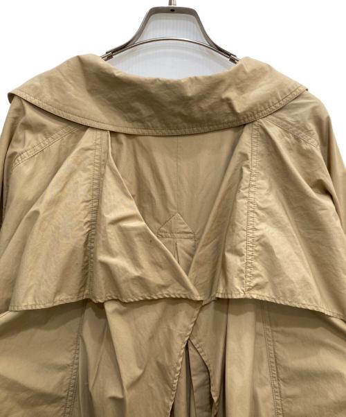 CLANE（クラネ）CLANE (クラネ) バックフリルスリーブトレンチコート ベージュ サイズ:2の古着・服飾アイテム