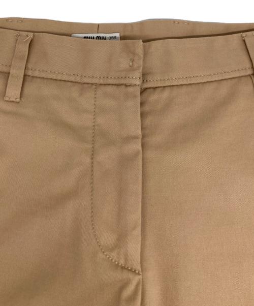 MIU MIU（ミュウミュウ）MIU MIU (ミュウミュウ) テーパードパンツ ベージュ サイズ:38の古着・服飾アイテム