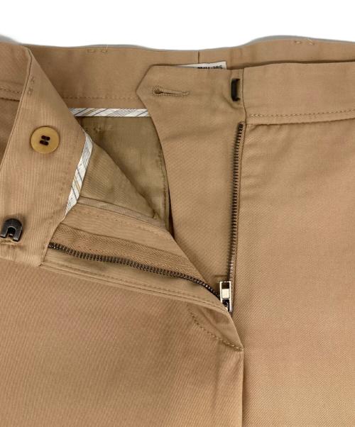 MIU MIU（ミュウミュウ）MIU MIU (ミュウミュウ) テーパードパンツ ベージュ サイズ:38の古着・服飾アイテム