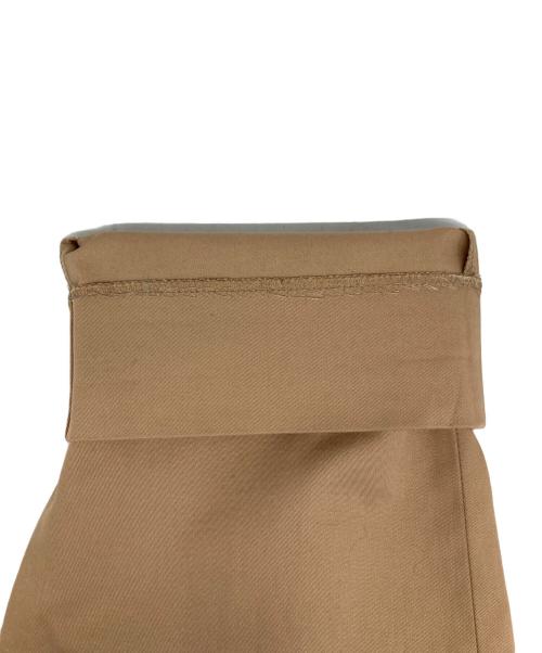 MIU MIU（ミュウミュウ）MIU MIU (ミュウミュウ) テーパードパンツ ベージュ サイズ:38の古着・服飾アイテム