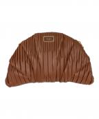 Kate Spadeケイトスペード）の古着「パティスリー プリーテッド 3D クロワッサン クラッチ」｜ブラウン