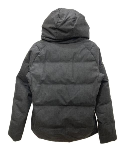 DESCENTE ALLTERRAIN（デザイント オルテライン）DESCENTE ALLTERRAIN (デザイント オルテライン) BEAUTY&YOUTH (ビューティーアンドユース) 別注 水沢ダウンジャケット グレー サイズ:Ｌの古着・服飾アイテム