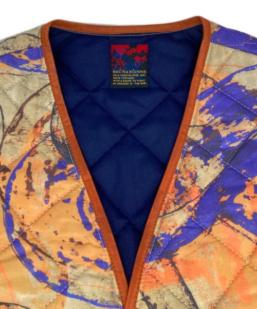 BRU NA BOINNE（ブルーナボイン）BRU NA BOINNE (ブルーナボイン) 総柄ベスト オレンジ サイズ:不明の古着・服飾アイテム