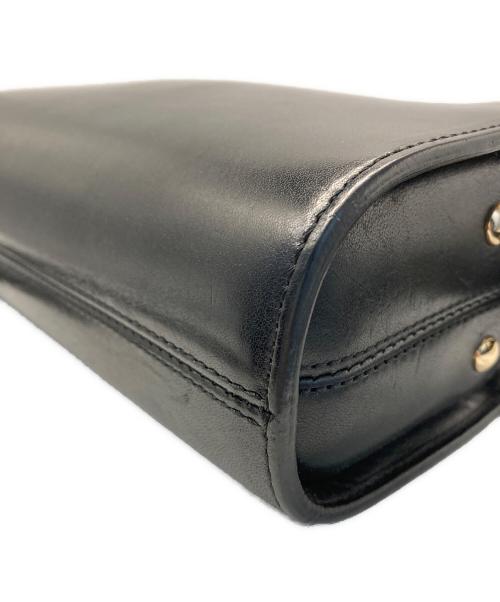 A.P.C.（アーペーセー）A.P.C. (アーペーセー) ハーフムーンレザーショルダーバッグ ブラックの古着・服飾アイテム
