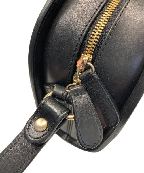 A.P.C.（アーペーセー）A.P.C. (アーペーセー) ハーフムーンレザーショルダーバッグ ブラックの古着・服飾アイテム