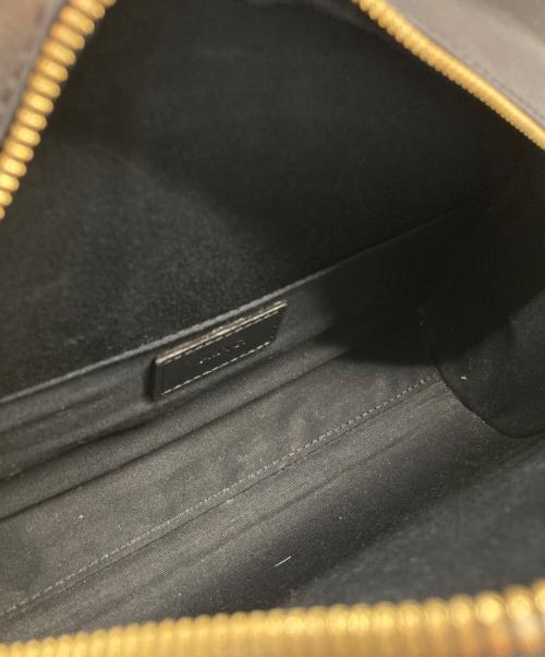 A.P.C.（アーペーセー）A.P.C. (アーペーセー) ハーフムーンレザーショルダーバッグ ブラックの古着・服飾アイテム