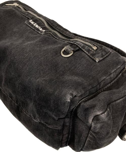 BALENCIAGA（バレンシアガ）BALENCIAGA (バレンシアガ) SUPERBUSY SMALL SLING BAG/スーパービジー スモール スリング バッグ ブラックの古着・服飾アイテム