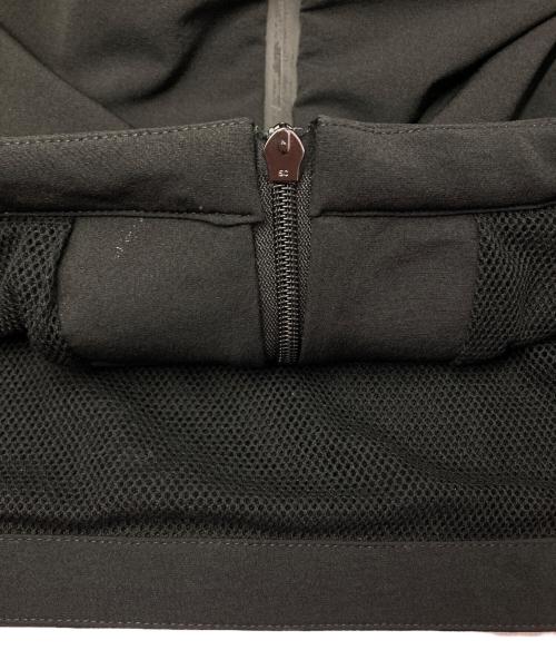 1piu1uguale3（ウノピュウノウグァーレトレ）1piu1uguale3 (ウノピュウノウグァーレトレ) RATTLE TRAP (ラトルトラップ) ジップパーカー ブラック サイズ:Ⅿの古着・服飾アイテム