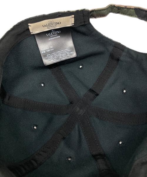 VALENTINO（ヴァレンティノ）VALENTINO (ヴァレンティノ) カモフラ柄キャップ オリーブ サイズ:58の古着・服飾アイテム