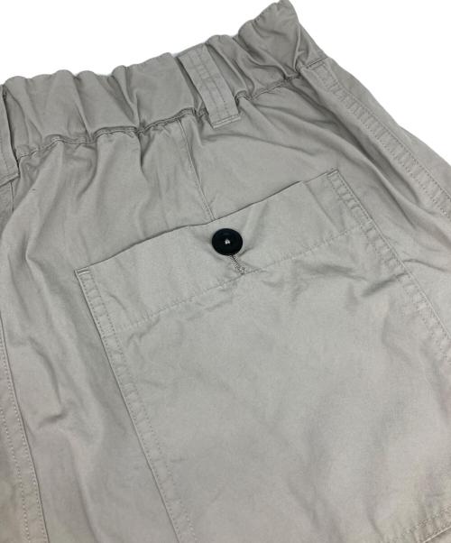 MHL（エムエイチエル）MHL (エムエイチエル) FINE COMPACT COTTON POPLIN TROUSERS/ファイン コンパクト コットン ポプリン トラウザー ベージュ サイズ:Ⅿの古着・服飾アイテム