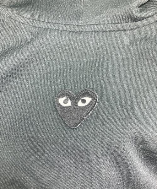 PLAY COMME des GARCONS（プレイコムデギャルソン）PLAY COMME des GARCONS Polyester Zip-Up Hoodie With Black/ポリエステル　ジップアップ　フーディ　ウィズ　ブラック　エンブレム Emblem ブラック サイズ:XXSの古着・服飾アイテム