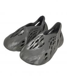 adidas（アディダス）の古着「YZY FOAM RNR」｜グレー