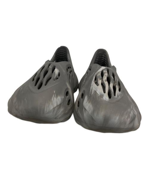 adidas（アディダス）adidas (アディダス) YZY FOAM RNR グレー サイズ:26.5cm/US8.5/UK7.5/EUR42の古着・服飾アイテム