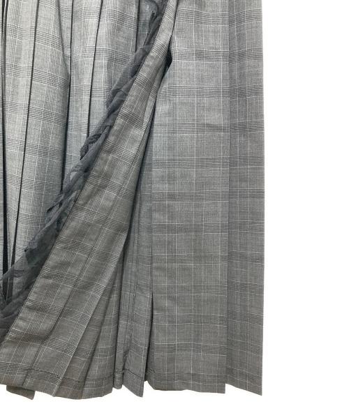 MIU MIU（ミュウミュウ）MIU MIU (ミュウミュウ) チェックプリーツスカート グレー サイズ:40の古着・服飾アイテム