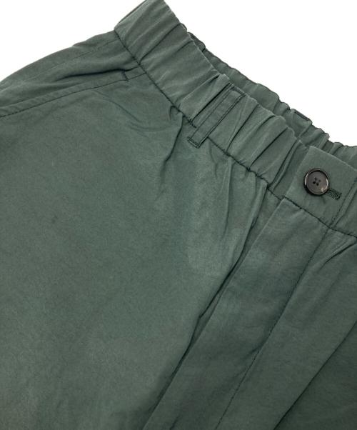 H BEAUTY&YOUTH（エイチ ビューティー&ユース）H BEAUTY&YOUTH (エイチ ビューティー&ユース) COTTON×NYLON BALLOON TAPERED PANTS グリーン サイズ:Ⅿの古着・服飾アイテム