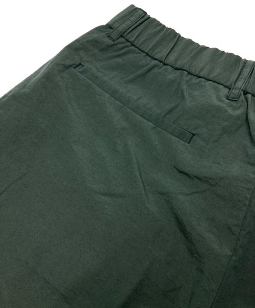 H BEAUTY&YOUTH（エイチ ビューティー&ユース）H BEAUTY&YOUTH (エイチ ビューティー&ユース) COTTON×NYLON BALLOON TAPERED PANTS グリーン サイズ:Ⅿの古着・服飾アイテム