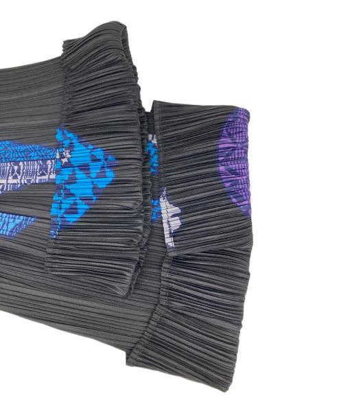 PLEATS PLEASE（プリーツプリーズ）PLEATS PLEASE (プリーツプリーズ) フィッシュプリント ストレートパンツ ブラック サイズ:2の古着・服飾アイテム