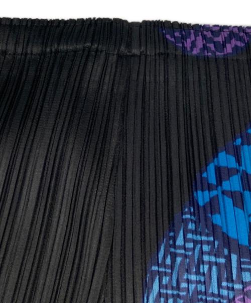 PLEATS PLEASE（プリーツプリーズ）PLEATS PLEASE (プリーツプリーズ) フィッシュプリント ストレートパンツ ブラック サイズ:2の古着・服飾アイテム