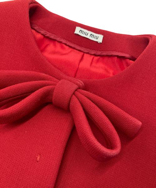 MIU MIU（ミュウミュウ）MIU MIU (ミュウミュウ) リボンミドルコート レッド サイズ:40の古着・服飾アイテム