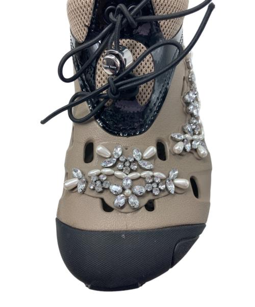 crocs（クロックス）crocs (クロックス) Simone Rocha (シモーネ ロシャ) Quick Trail/クイック トレイル ベージュ サイズ:Ⅿ8/W10の古着・服飾アイテム