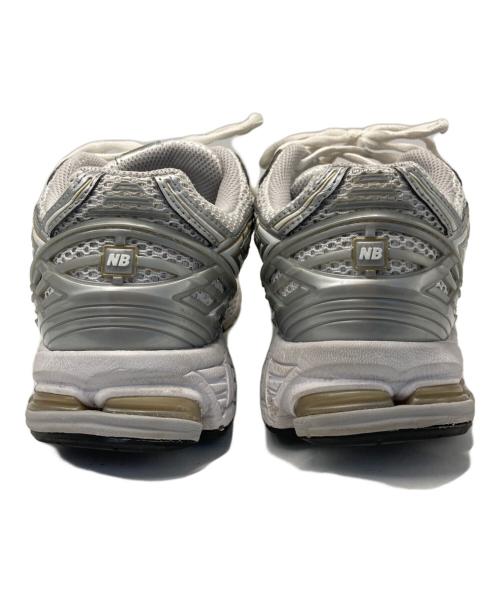 NEW BALANCE（ニューバランス）NEW BALANCE (ニューバランス) スニーカー シルバー サイズ:26.5の古着・服飾アイテム