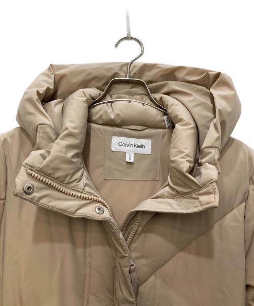 Calvin Klein（カルバンクライン）Calvin Klein (カルバンクライン) ダウンコート ベージュ サイズ:Ｌの古着・服飾アイテム