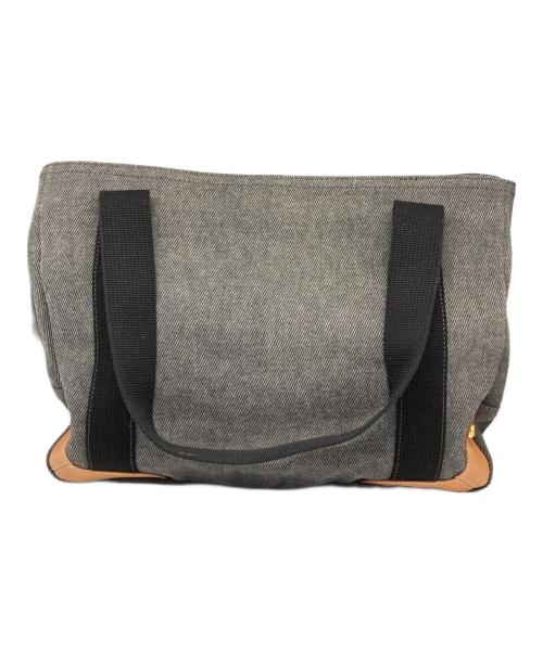 BLUE LABEL CRESTBRIDGE（ブルーレーベルクレストブリッジ）BLUE LABEL CRESTBRIDGE (ブルーレーベルクレストブリッジ) ロゴトートバッグ グレー×ブラックの古着・服飾アイテム