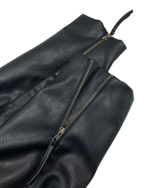 CAMPHOR WOOD（カンファーウッド）CAMPHOR WOOD (カンファーウッド) FAUX HAIRCALF LEATHER JACKET ホワイト×ブラック サイズ:Lの古着・服飾アイテム