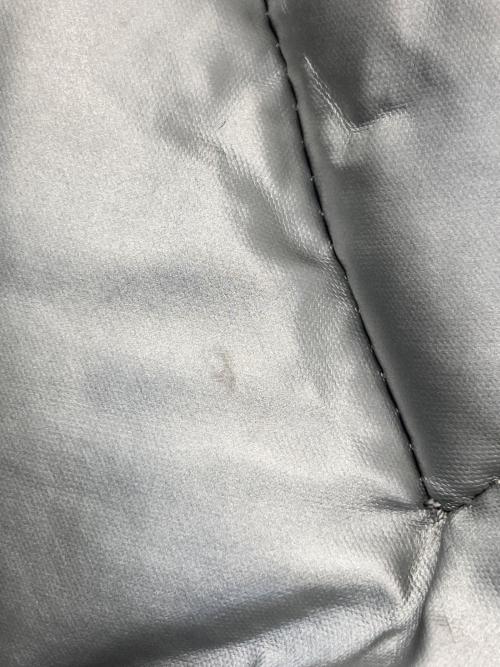 vunque（ブンク）vunque (ブンク) パフワンショルダーバッグ シルバーの古着・服飾アイテム