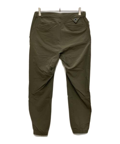 WHITE MOUNTAINEERING（ホワイトマウンテ二アニング）WHITE MOUNTAINEERING (ホワイトマウンテ二アニング) TECH CARGO PANTS/テック　カーゴ　パンツ グリーンの古着・服飾アイテム