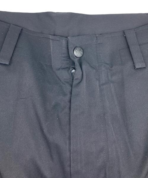 WHITE MOUNTAINEERING（ホワイトマウンテ二アニング）WHITE MOUNTAINEERING (ホワイトマウンテ二アニング) パンツ ブラックの古着・服飾アイテム