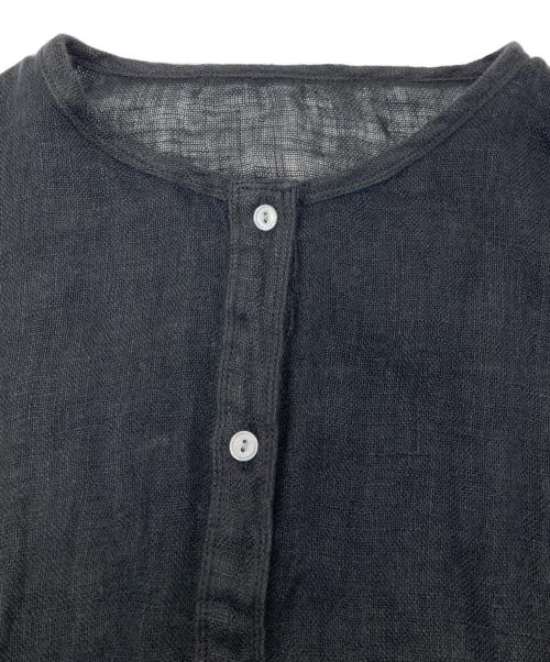 FRAMeWORK（フレームワーク）FRAMeWORK (フレームワーク) LINENクレープヘンリーネックブラウス ネイビー サイズ:free 未使用品の古着・服飾アイテム