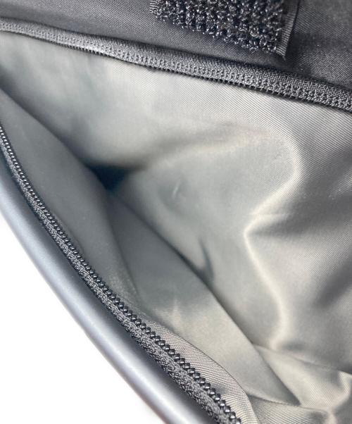 NIID UNPARALLELED（ニード）NIID UNPARALLELED (ニード) Radiant R1 Urban Sling バッグ/レイディアントR1アーバンスリングバッグ グレーの古着・服飾アイテム