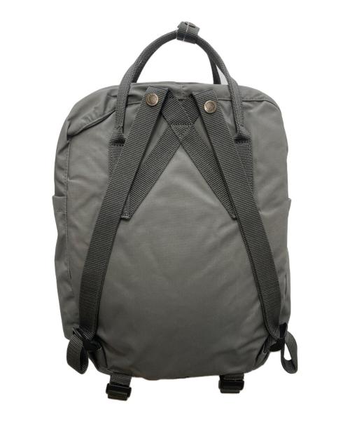 FJALLRAVEN（フェールラーベン）FJALLRAVEN (フェールラーベン) リュック グレー 未使用品の古着・服飾アイテム