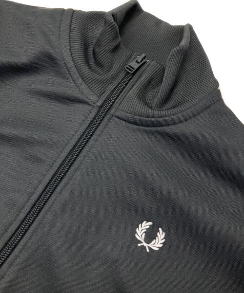 FRED PERRY（フレッドペリー）FRED PERRY (フレッドペリー) TAPED TRACK JACKET グレー サイズ:38の古着・服飾アイテム