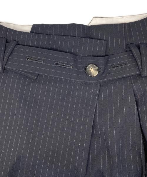 ENFOLD（エンフォルド）ENFOLD (エンフォルド) BELT WIDE-STRAIGHT TROUSERS/ベルト ワイド-ストレート トラウザーズ ネイビー サイズ:36の古着・服飾アイテム