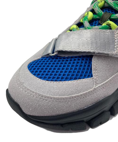 OMMO（オーエムエムオー）OMMO (オーエムエムオー) TWIST LACE BELTED SNEAKERS グレー×ブルー サイズ:37の古着・服飾アイテム