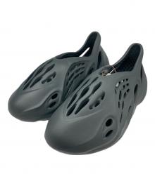 adidas（アディダス）の古着「YEEZY Foam Runner/イージー フォーム ランナー」｜グレー