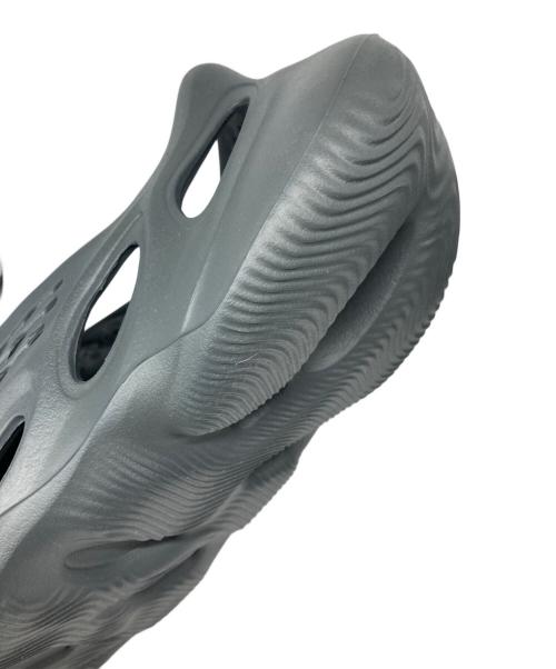 adidas（アディダス）adidas (アディダス) YEEZY Foam Runner/イージー フォーム ランナー グレー サイズ:JP305の古着・服飾アイテム