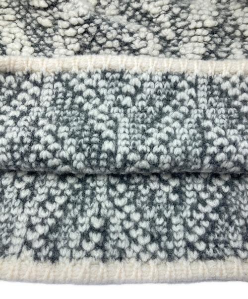 6(ROKU) BEAUTY&YOUTH（ロク ビューティーアンドユース）6(ROKU) BEAUTY&YOUTH (ロク ビューティーアンドユース) JACQUARD KNIT NO SLEEVE PULLOVER ホワイト×グレー サイズ:Freeの古着・服飾アイテム