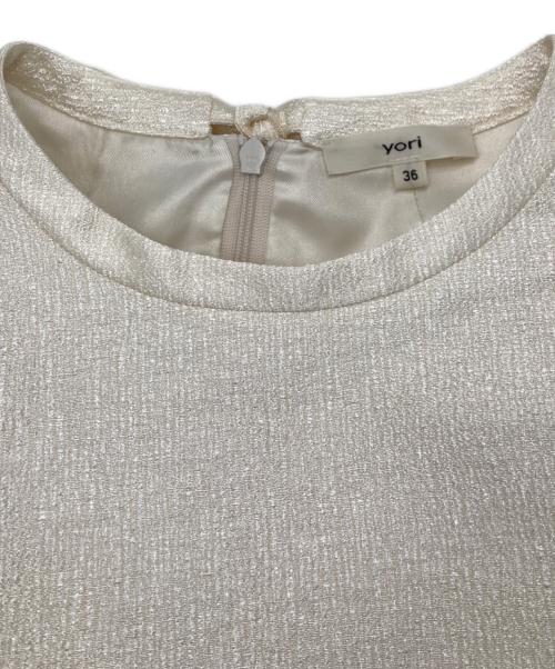 YORI（ヨリ）yori (ヨリ) シャイニーパフブラウス ベージュ サイズ:36の古着・服飾アイテム