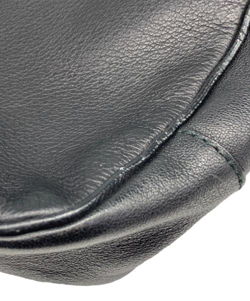 BALLY（バリー）BALLY (バリー) スクエアレザーショルダーバッグ ブラックの古着・服飾アイテム