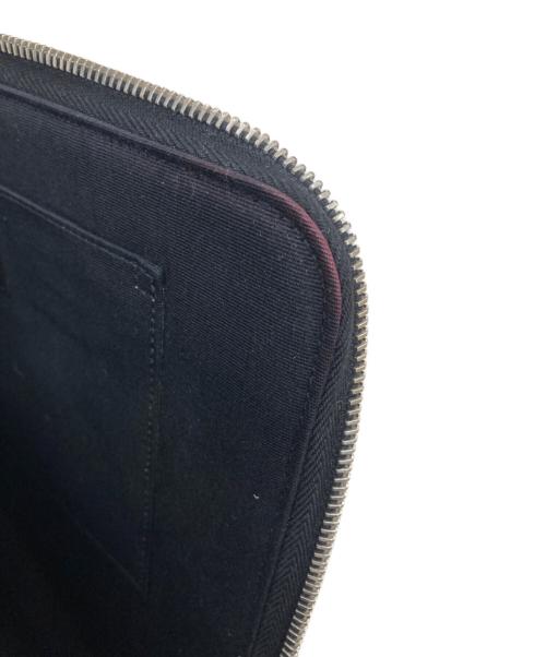 Saint Laurent Paris（サンローランパリ）Saint Laurent Paris (サンローランパリ) レザー・タブレットケース クラッチバッグ ブラックの古着・服飾アイテム