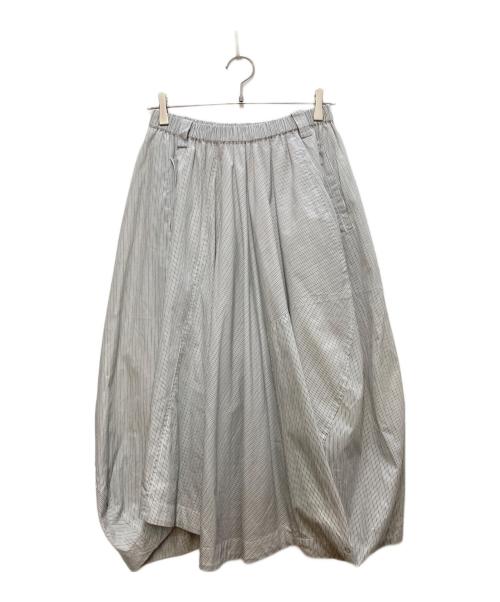 m mefu（メフウ）m mefu (メフウ) ストライプバルーンスカート ホワイト サイズ:40の古着・服飾アイテム