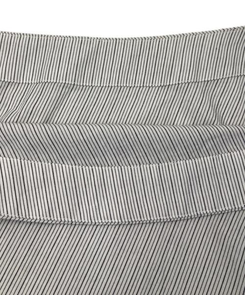 m mefu（メフウ）m mefu (メフウ) ストライプバルーンスカート ホワイト サイズ:40の古着・服飾アイテム