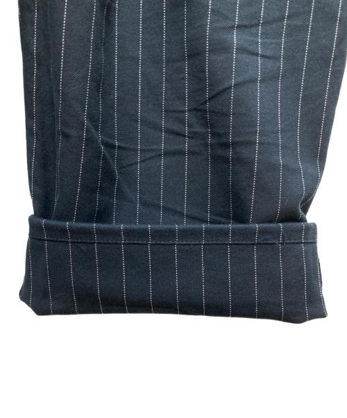maison kitsune（メゾンキツネ）MAISON KITSUNE (メゾンキツネ) PAPERBAG PLEATED PANTS ネイビー サイズ:36の古着・服飾アイテム
