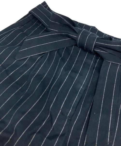 maison kitsune（メゾンキツネ）MAISON KITSUNE (メゾンキツネ) PAPERBAG PLEATED PANTS ネイビー サイズ:36の古着・服飾アイテム