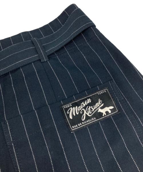 maison kitsune（メゾンキツネ）MAISON KITSUNE (メゾンキツネ) PAPERBAG PLEATED PANTS ネイビー サイズ:36の古着・服飾アイテム